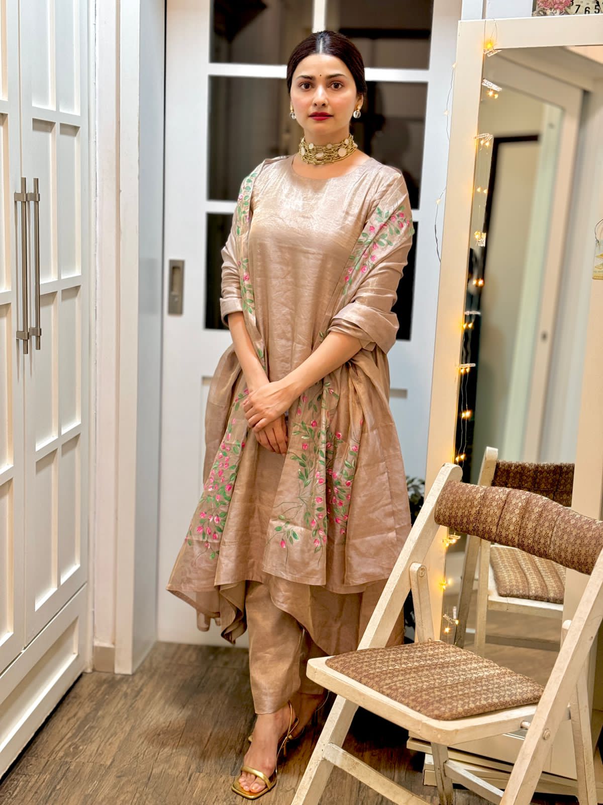 Actor Prachi Desai in our Pure-Silk Hand-Painted Kurta