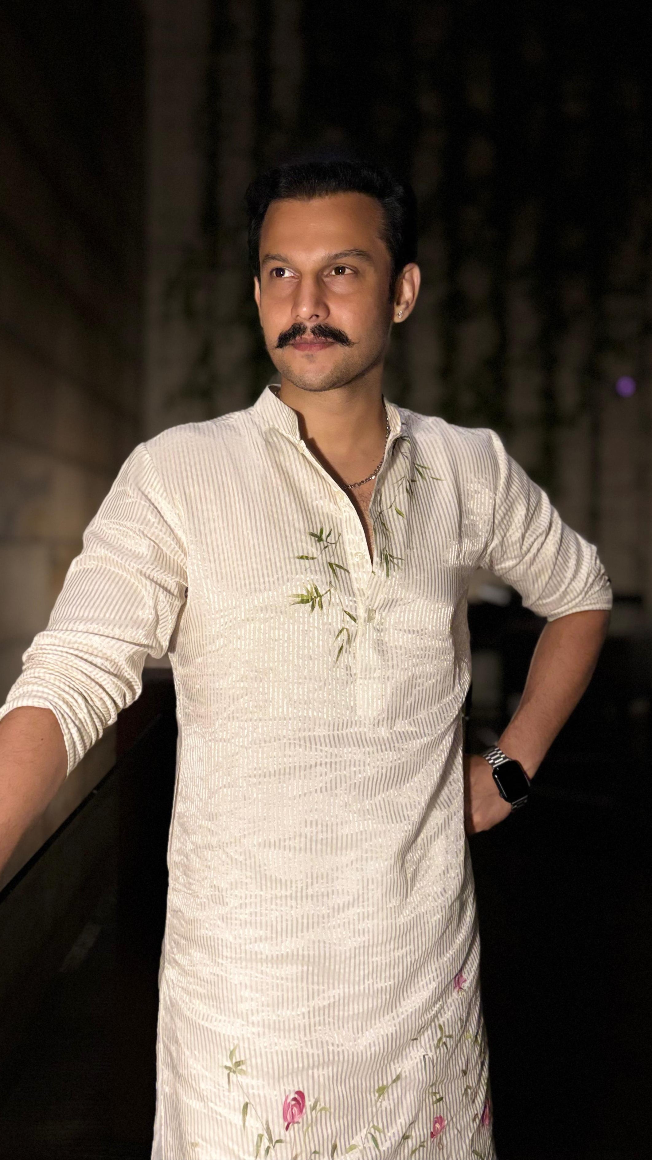 Actor Adinath Kothare in Custom Hand-Painted Kurta Set
